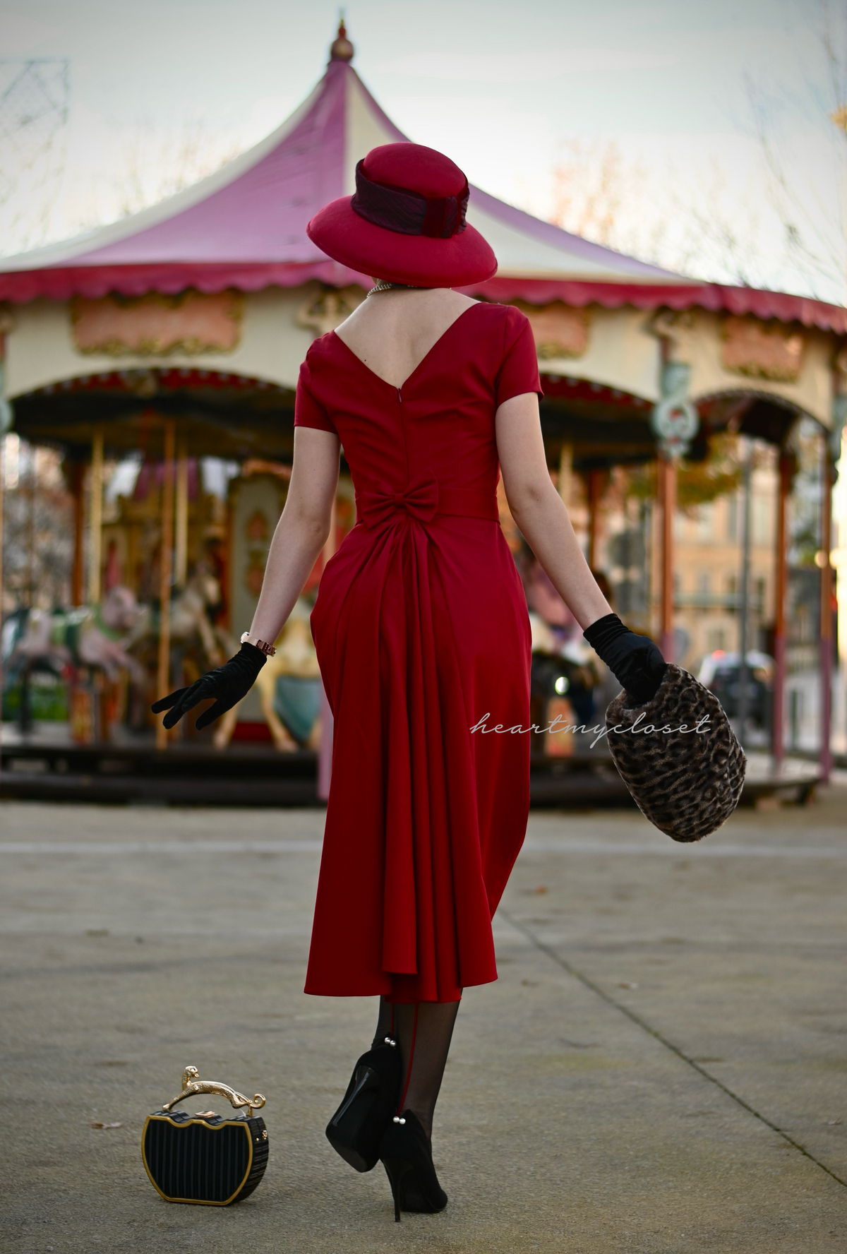 ANNA- 1950s vintage dress with pleat at back - heartmycloset