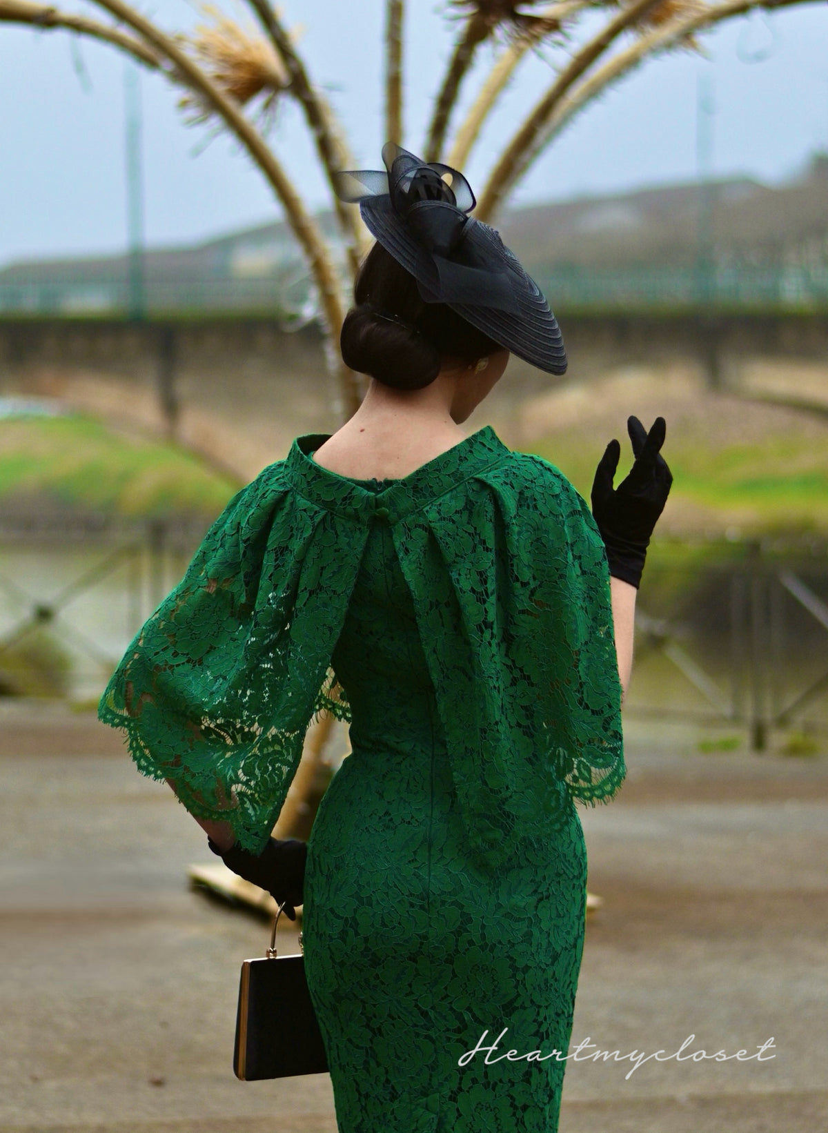 Green Lace Cape + dress - 50s 60s lace pencil dress with matching cape - heartmycloset