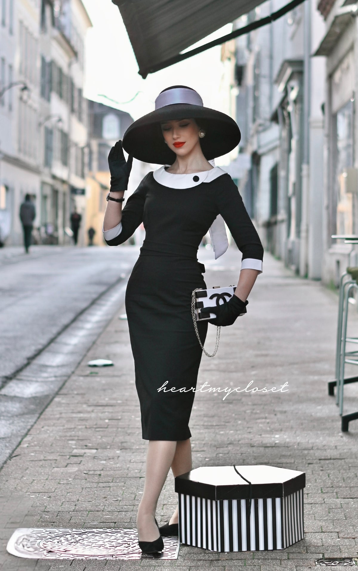 Laura - celeb pencil dress with contrast collar - heartmycloset