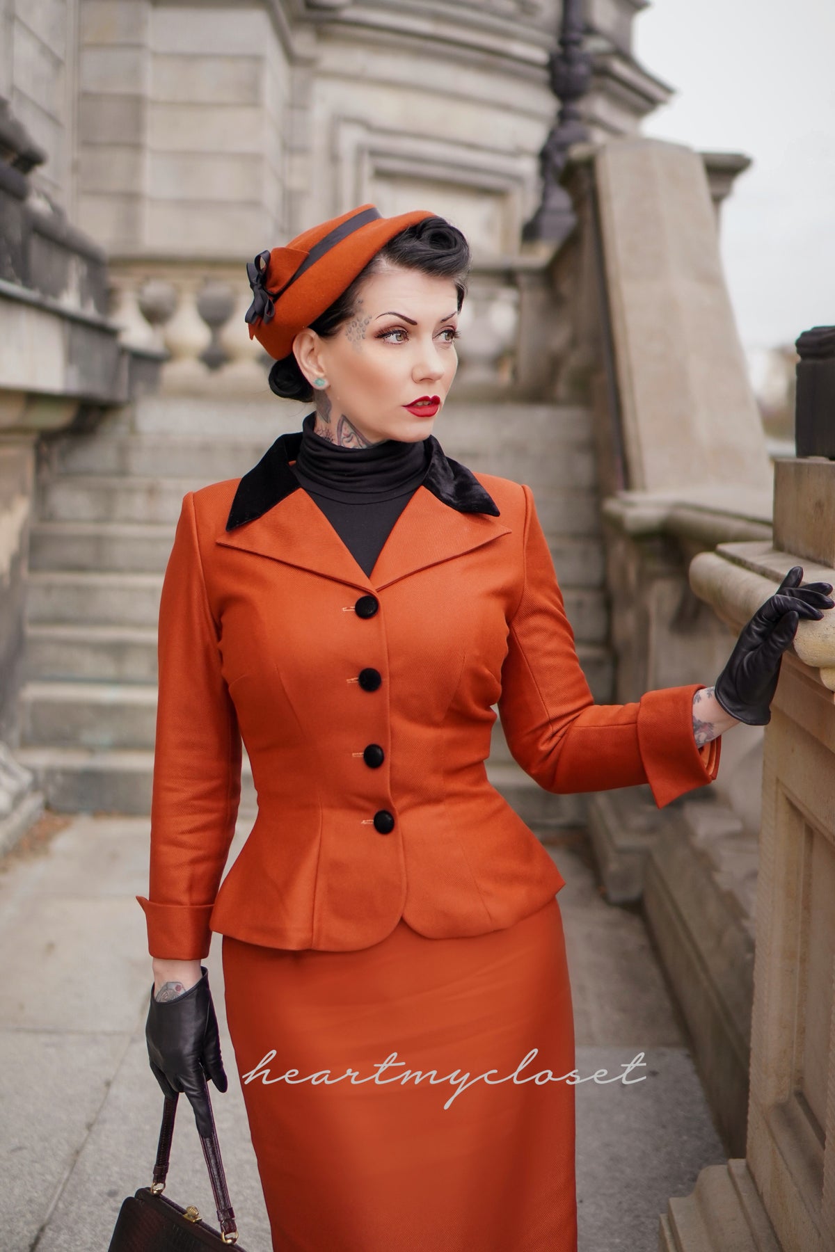Vaness - 50s vintage suit with velvet trim - heartmycloset