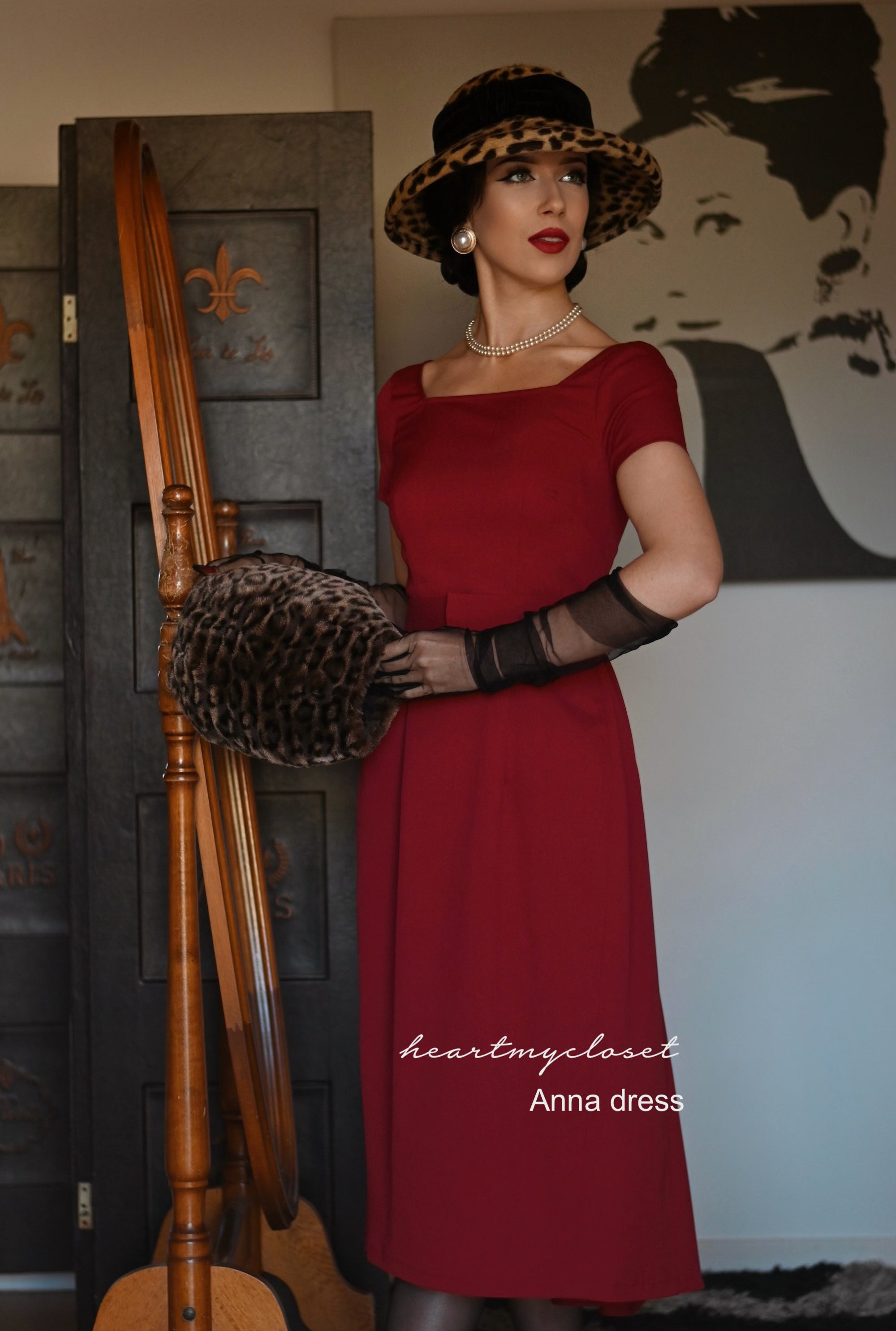 ANNA- 1950s vintage dress with pleat at back - heartmycloset