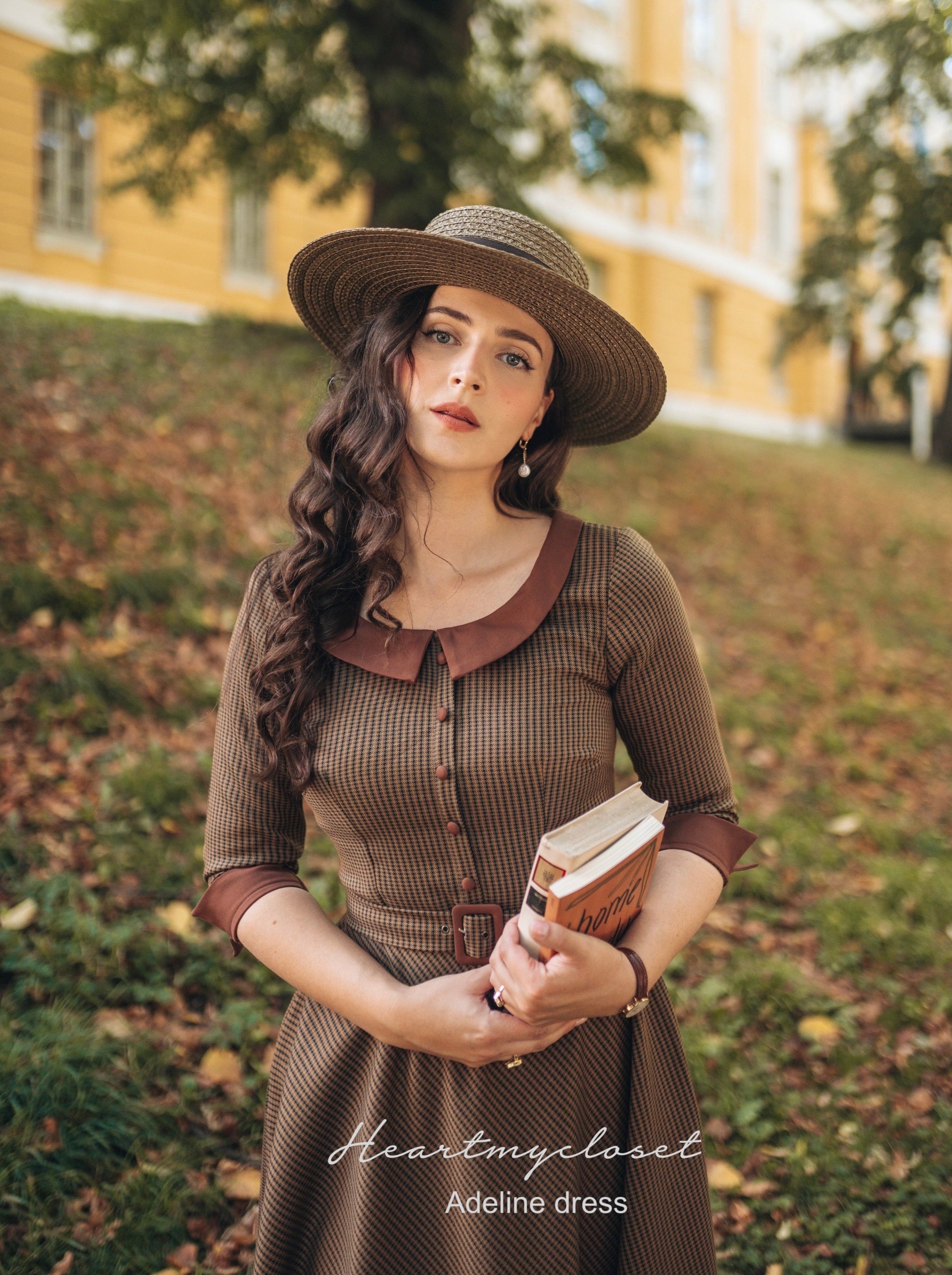 ワンピース Mid 1950s Vintage Brown Cotton Dress Chestnut Brown Floral Cotton Sweetheart Tea Dress With Elbow
