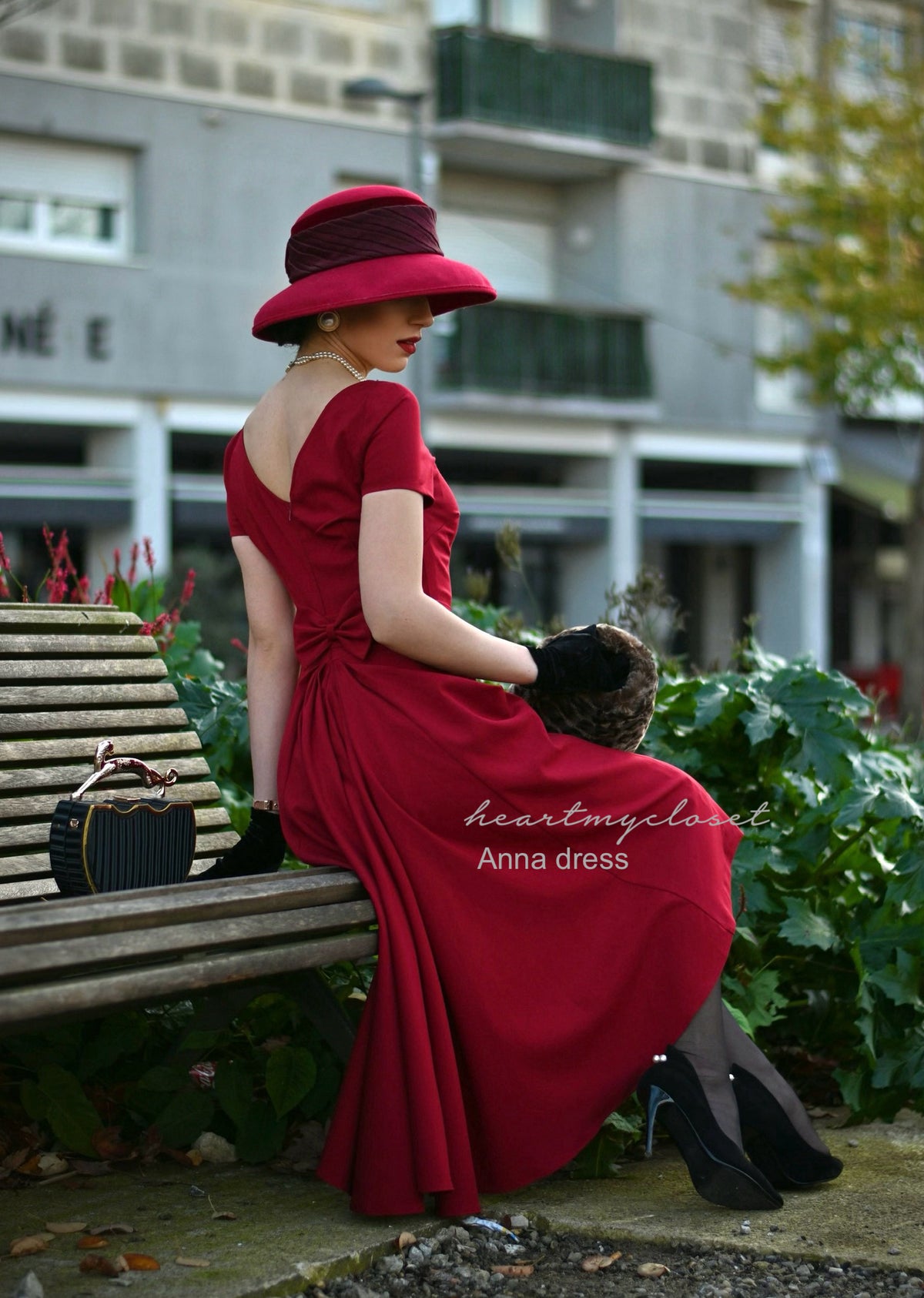 ANNA- 1950s vintage dress with pleat at back - heartmycloset