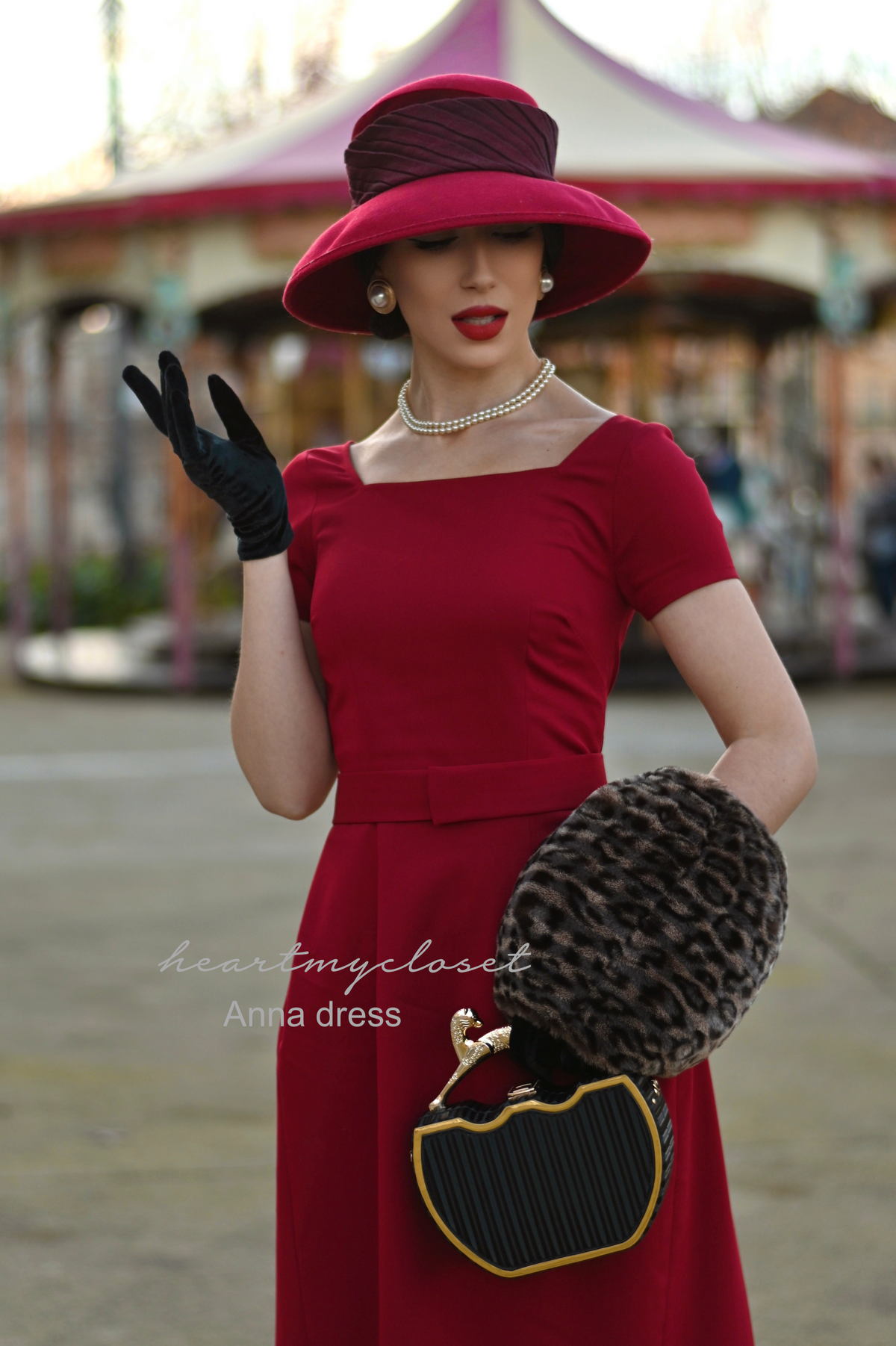 ANNA- 1950s vintage dress with pleat at back - heartmycloset
