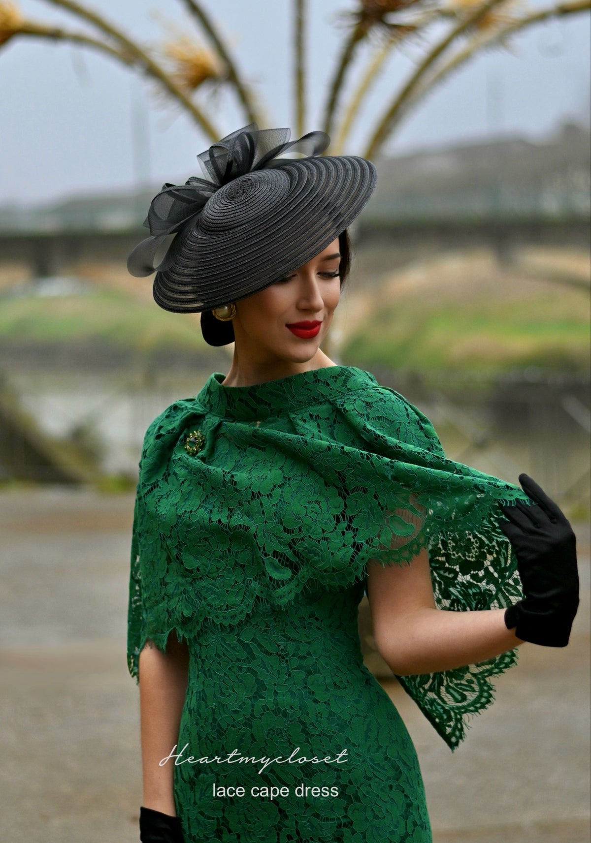 Green Lace Cape + dress - 50s 60s lace pencil dress with matching cape - heartmycloset