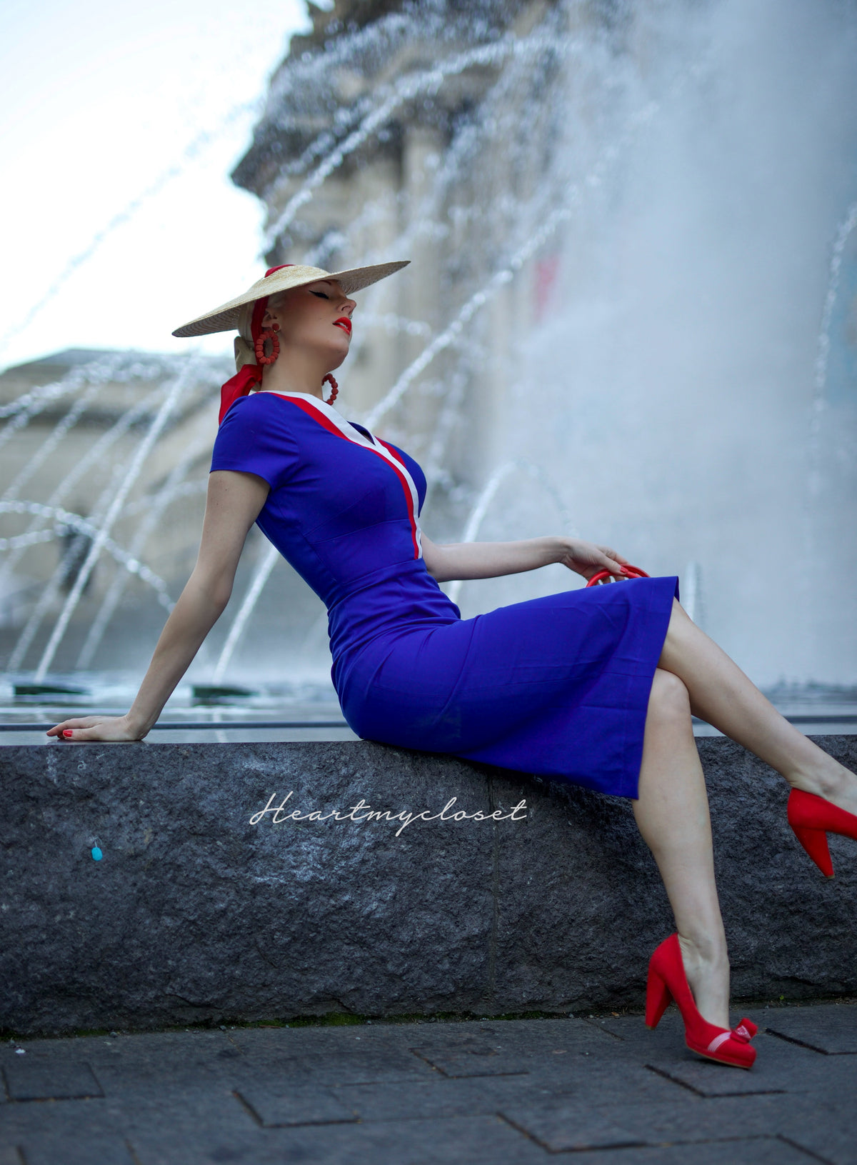 Lindsy - Joan Holloway vintage dress V neck - heartmycloset