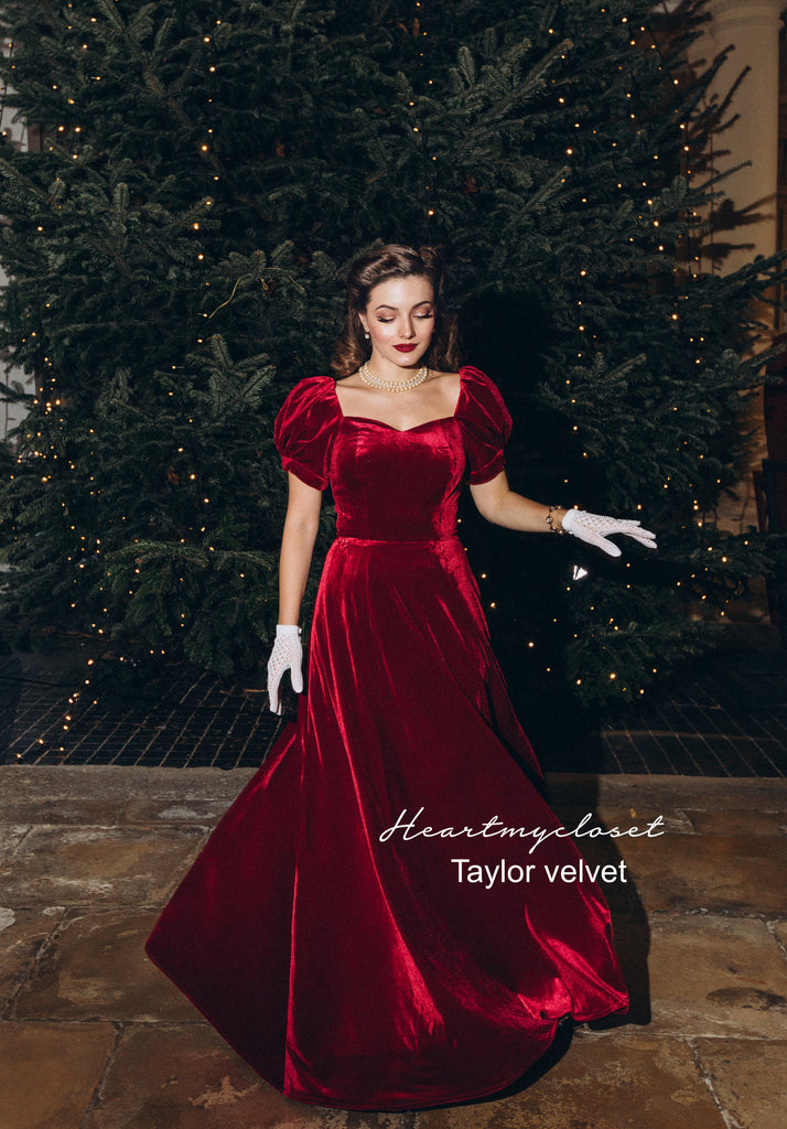 Taylor - classic velvet gown