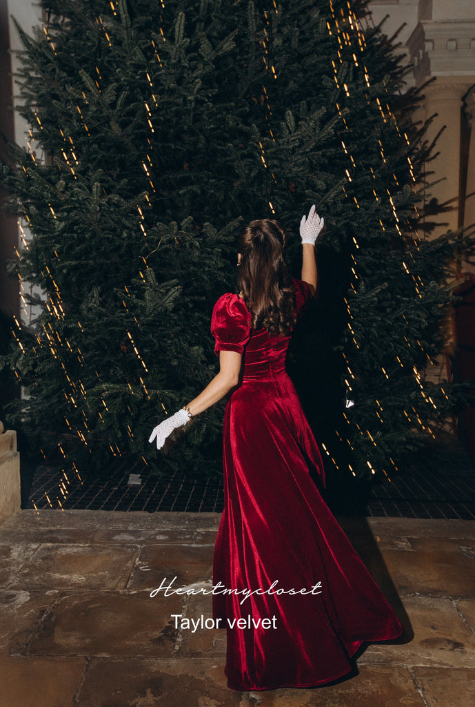 Taylor - classic velvet gown