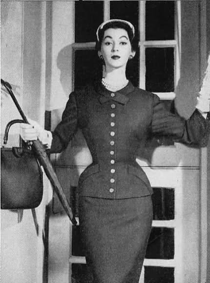 Judy - 1940s vintage suit pencil skirt buttons front - heartmycloset