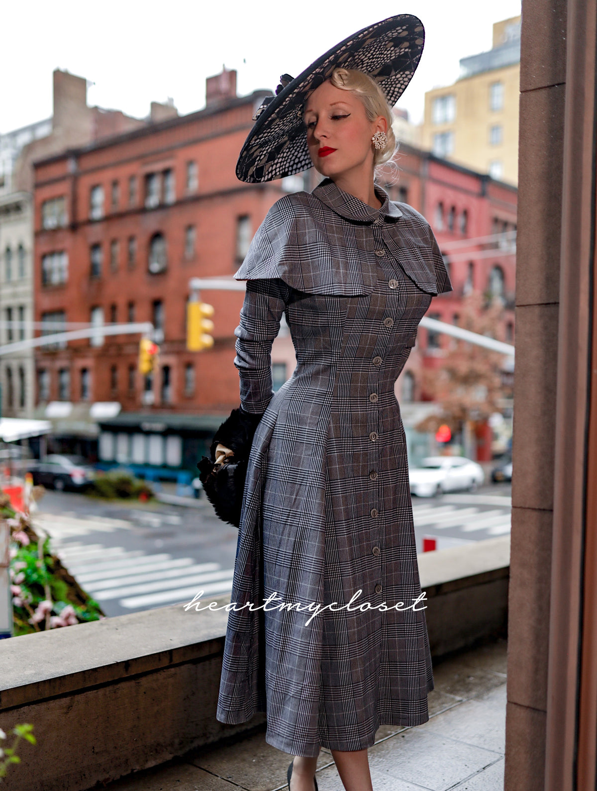 Plaid Caroline - 1950s dress with matching cape - heartmycloset