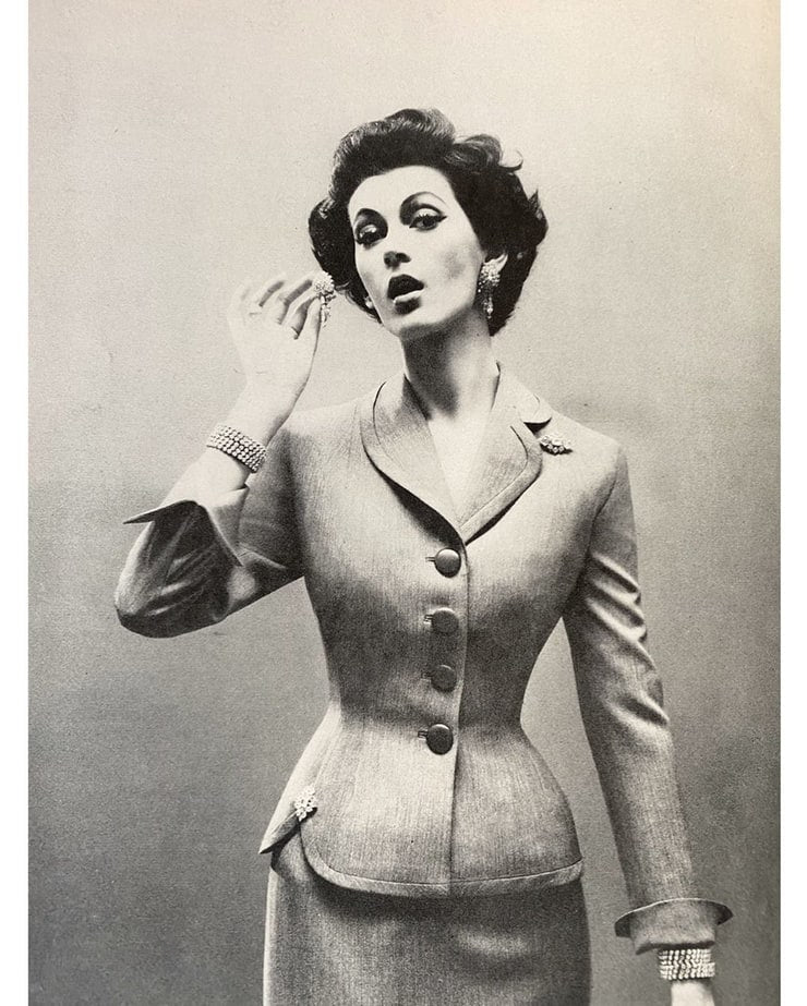Ann- vintage 1950s suit with pencil skirt