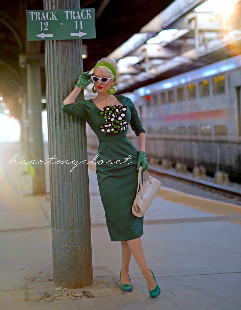 Green with polkadot bow - 1950s vintage dress - heartmycloset