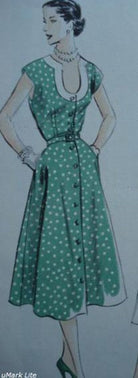 Swing vintage reproduction dress - with contrast neckline - heartmycloset