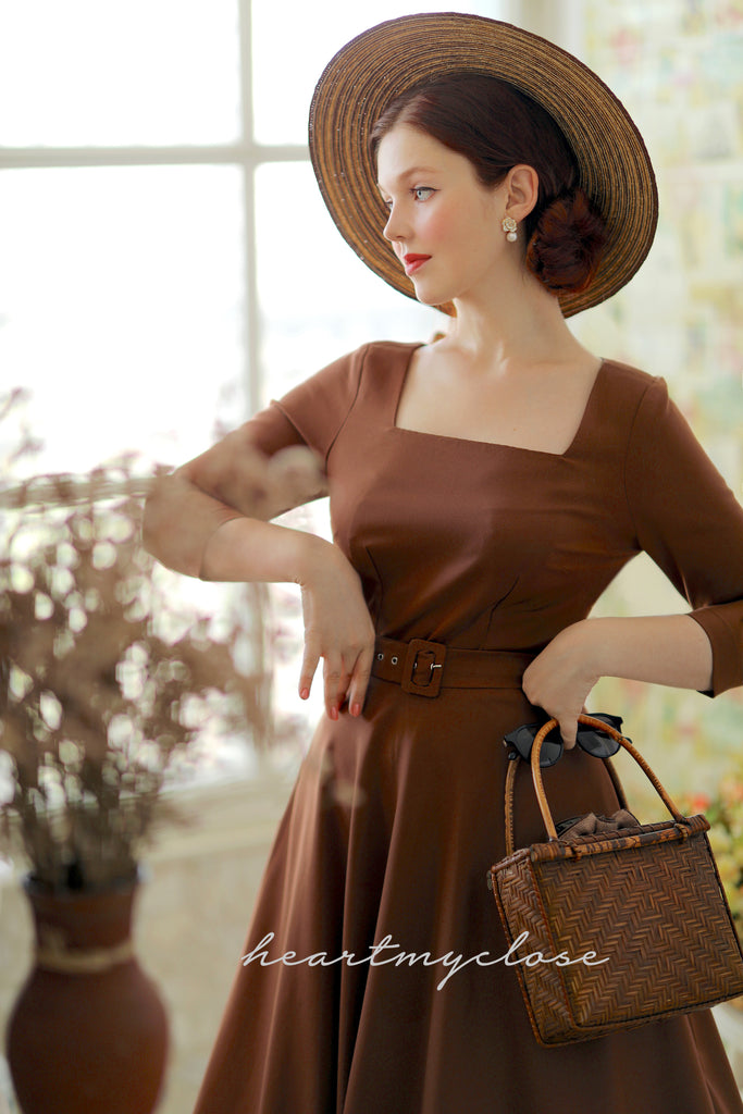 Rebecca - 1950s swing dress with square neckline